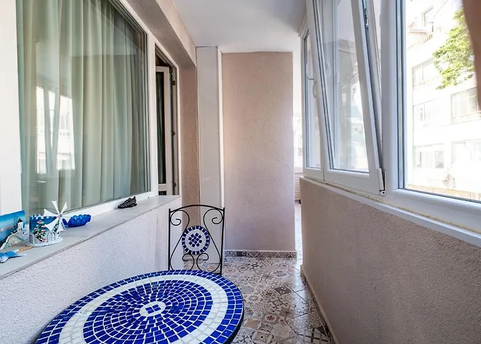 Aquamarine Апартамент *