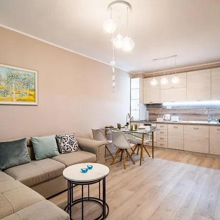 Apartament Aquamarine *