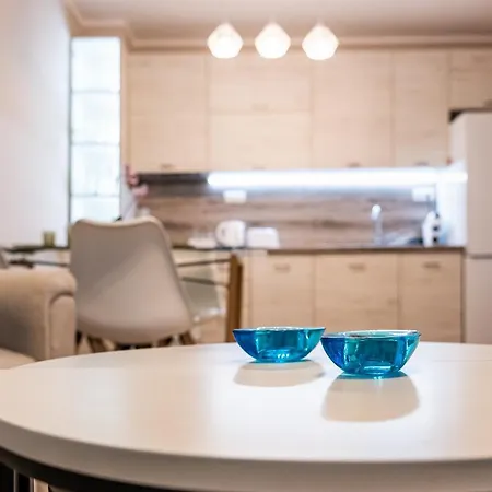 Apartament Aquamarine *